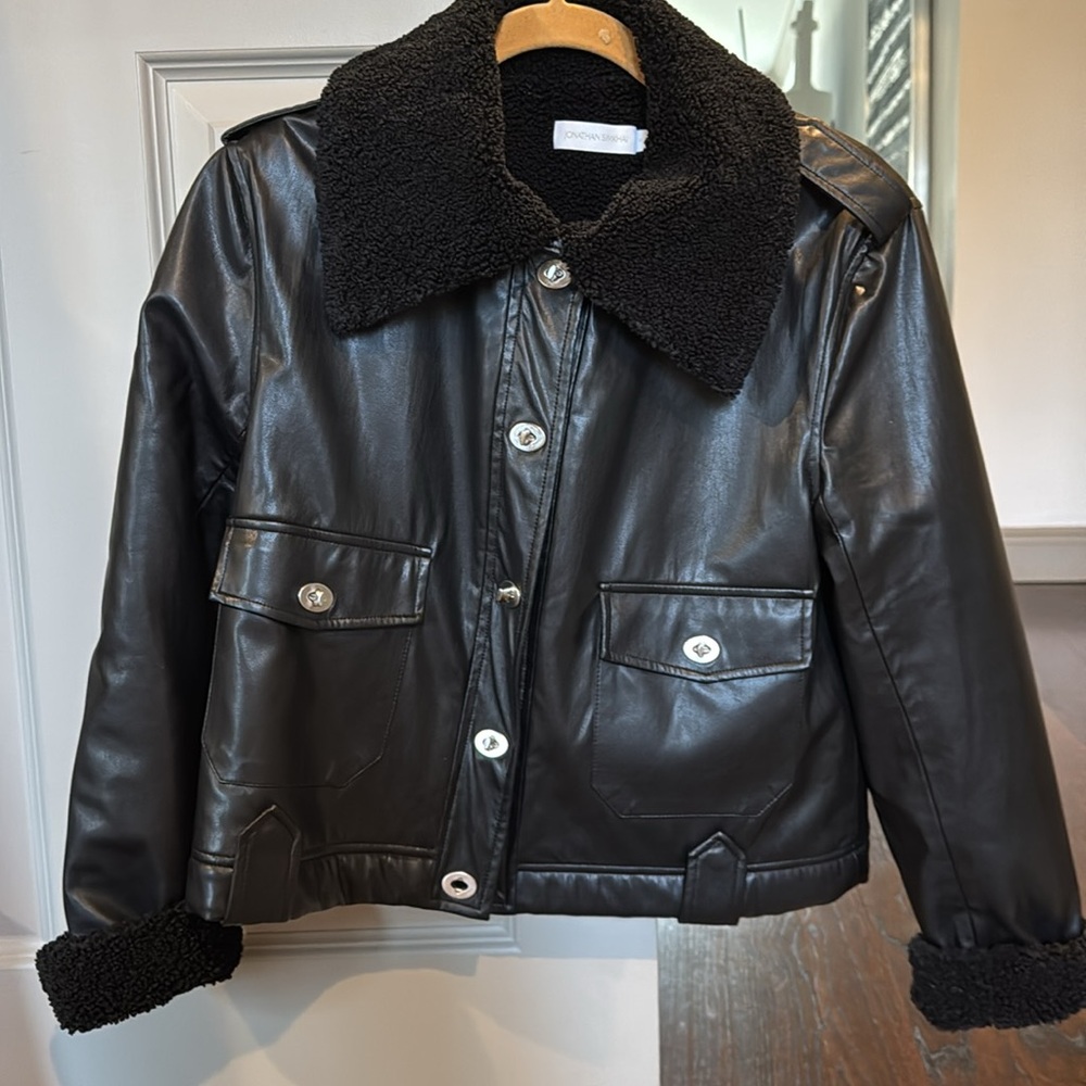 JONATHAN SIMKHAI Callie
Vegan Leather. JACKET